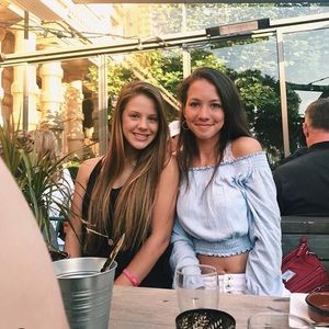 Meet your Posher, Leslie